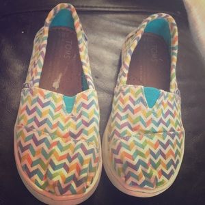 Toms Geometric Print Slip-ons